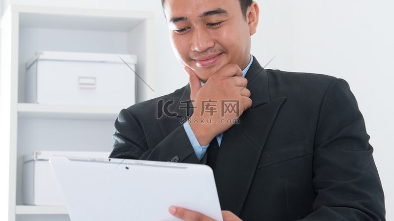 亚马逊代运营与自运营：揭秘两者差异及案例分析