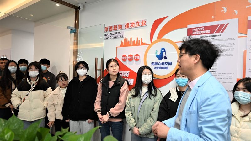 在北京，有多家专业的直播设备公司，以下是一些值得推荐的：